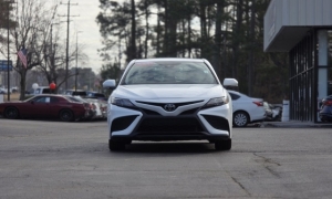 Used 2024  Toyota Camry SE Auto at Auto Direct near Zebulon&comma; NC