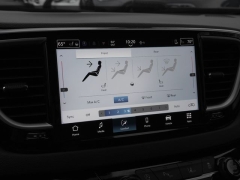 Used 2025  Chrysler Pacifica Select FWD at Auto Direct near Zebulon&comma; NC