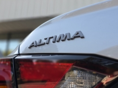 Used 2024  Nissan Altima 2.5 SV Sedan at Auto Direct near Zebulon, NC