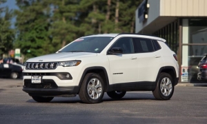 Used 2024  Jeep Compass Latitude 4x4 at Auto Direct near Zebulon&comma; NC