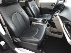 Used 2024  Chrysler Pacifica Touring L FWD at Auto Direct near Zebulon&comma; NC