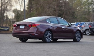 Used 2024  Nissan Altima 2&period;5 SV Sedan at Auto Direct near Zebulon&comma; NC