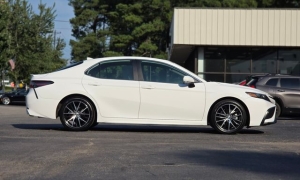 Used 2024  Toyota Camry SE Auto at Auto Direct near Zebulon&comma; NC