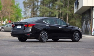 Used 2024  Nissan Altima 2&period;5 SV Sedan at Auto Direct near Zebulon&comma; NC