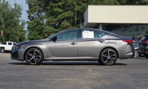 Used 2024  Nissan Altima 2&period;5 SR Sedan at Auto Direct near Zebulon&comma; NC