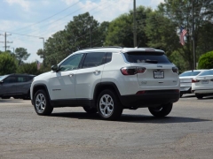 Used 2024  Jeep Compass Latitude 4x4 at Auto Direct near Zebulon&comma; NC