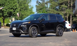 Used 2024  Nissan Rogue FWD SV at Auto Direct near Zebulon&comma; NC