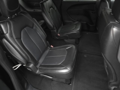 Used 2025  Chrysler Pacifica Select FWD at Auto Direct near Zebulon&comma; NC