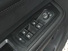 Used 2025  Volkswagen Atlas 2&period;0T SE w&sol;Technology 4MOTION at Auto Direct near Zebulon&comma; NC