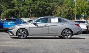 Used 2025  Hyundai Elantra SEL Convenience IVT at Auto Direct near Zebulon&comma; NC