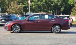 Used 2024  Nissan Altima 2&period;5 SV Sedan at Auto Direct near Zebulon&comma; NC