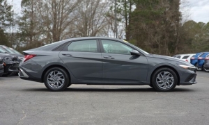 Used 2024  Hyundai Elantra SEL IVT at Auto Direct near Zebulon&comma; NC