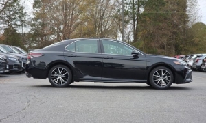 Used 2024  Toyota Camry SE Auto at Auto Direct near Zebulon&comma; NC