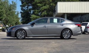 Used 2024  Nissan Altima 2&period;5 SV Sedan at Auto Direct near Zebulon&comma; NC
