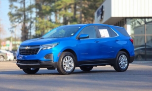 Used 2024  Chevrolet Equinox AWD 4dr LT w&sol;1LT at Auto Direct near Zebulon&comma; NC