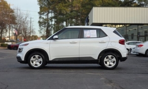 Used 2020  Hyundai Venue 4d SUV FWD SE IVT at Auto Direct near Zebulon&comma; NC