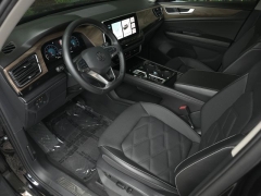 Used 2025  Volkswagen Atlas 2&period;0T SE w&sol;Technology 4MOTION at Auto Direct near Zebulon&comma; NC