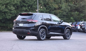 Used 2025  Nissan Rogue FWD SV at Auto Direct near Zebulon&comma; NC