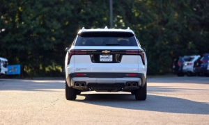 Used 2025  Chevrolet Traverse FWD 4dr LT w&sol;1LT at Auto Direct near Zebulon&comma; NC