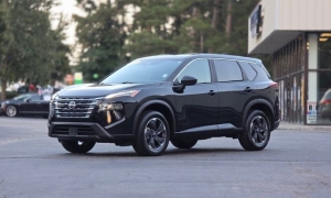 Used 2025  Nissan Rogue FWD SV at Auto Direct near Zebulon&comma; NC