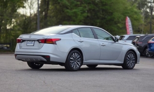 Used 2024  Nissan Altima 2&period;5 SV Sedan at Auto Direct near Zebulon&comma; NC