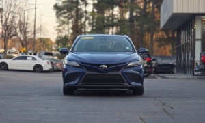 Used 2024  Toyota Camry SE Auto at Auto Direct near Zebulon&comma; NC