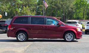 Used 2020  Dodge Grand Caravan 4d Wagon SXT at Auto Direct near Zebulon&comma; NC