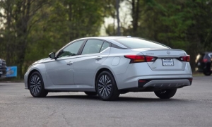 Used 2024  Nissan Altima 2&period;5 SV Sedan at Auto Direct near Zebulon&comma; NC