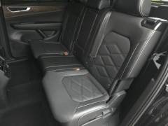 Used 2025  Volkswagen Atlas 2&period;0T SE w&sol;Technology 4MOTION at Auto Direct near Zebulon&comma; NC