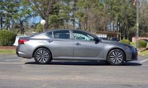 Used 2024  Nissan Altima 2&period;5 SV Sedan at Auto Direct near Zebulon&comma; NC