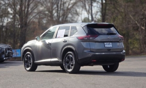 Used 2024  Nissan Rogue FWD SV at Auto Direct near Zebulon&comma; NC