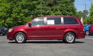 Used 2020  Dodge Grand Caravan 4d Wagon SXT at Auto Direct near Zebulon&comma; NC