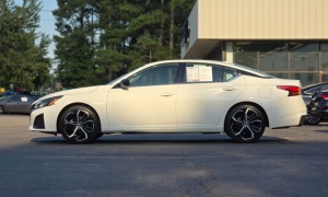 Used 2024  Nissan Altima 2&period;5 SR Sedan at Auto Direct near Zebulon&comma; NC
