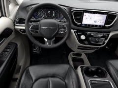 Used 2023  Chrysler Pacifica Touring L FWD at Auto Direct near Zebulon&comma; NC