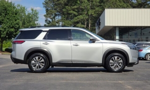 Used 2024  Nissan Pathfinder SV 2WD at Auto Direct near Zebulon&comma; NC