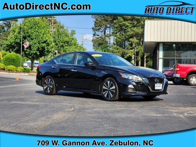 Used 2022  Nissan Altima 2.5 SV Sedan at Auto Direct near Zebulon, NC
