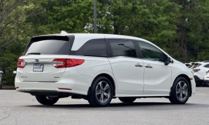 Used 2018 Honda Odyssey 4d Wagon Touring at Auto Direct near Zebulon, NC