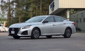 Used 2024  Nissan Altima 2&period;5 SV Sedan at Auto Direct near Zebulon&comma; NC