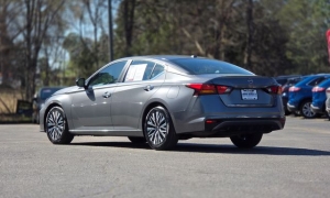 Used 2024  Nissan Altima 2&period;5 SV Sedan at Auto Direct near Zebulon&comma; NC
