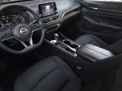 Used 2024  Nissan Altima 2.5 SV Sedan at Auto Direct near Zebulon, NC