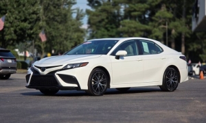 Used 2024  Toyota Camry SE Auto at Auto Direct near Zebulon&comma; NC