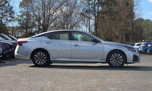 Used 2024  Nissan Altima 2&period;5 SV Sedan at Auto Direct near Zebulon&comma; NC
