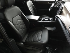 Used 2025  Volkswagen Atlas 2&period;0T SE w&sol;Technology 4MOTION at Auto Direct near Zebulon&comma; NC