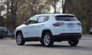 Used 2024  Jeep Compass Latitude 4x4 at Auto Direct near Zebulon&comma; NC