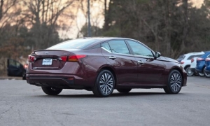 Used 2024  Nissan Altima 2&period;5 SV Sedan at Auto Direct near Zebulon&comma; NC