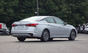 Used 2024  Nissan Altima 2&period;5 SV Sedan at Auto Direct near Zebulon&comma; NC