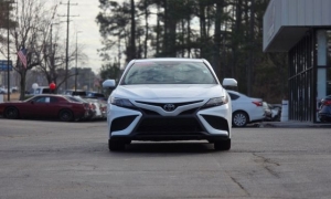 Used 2024  Toyota Camry SE Auto at Auto Direct near Zebulon&comma; NC
