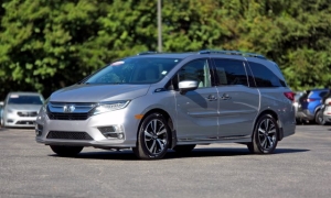 Used 2020  Honda Odyssey 4d Wagon Elite at Auto Direct near Zebulon&comma; NC