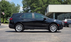 Used 2024  Chevrolet Equinox FWD 4dr LS w&sol;1LS at Auto Direct near Zebulon&comma; NC
