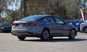 Used 2024  Nissan Altima 2&period;5 SV Sedan at Auto Direct near Zebulon&comma; NC